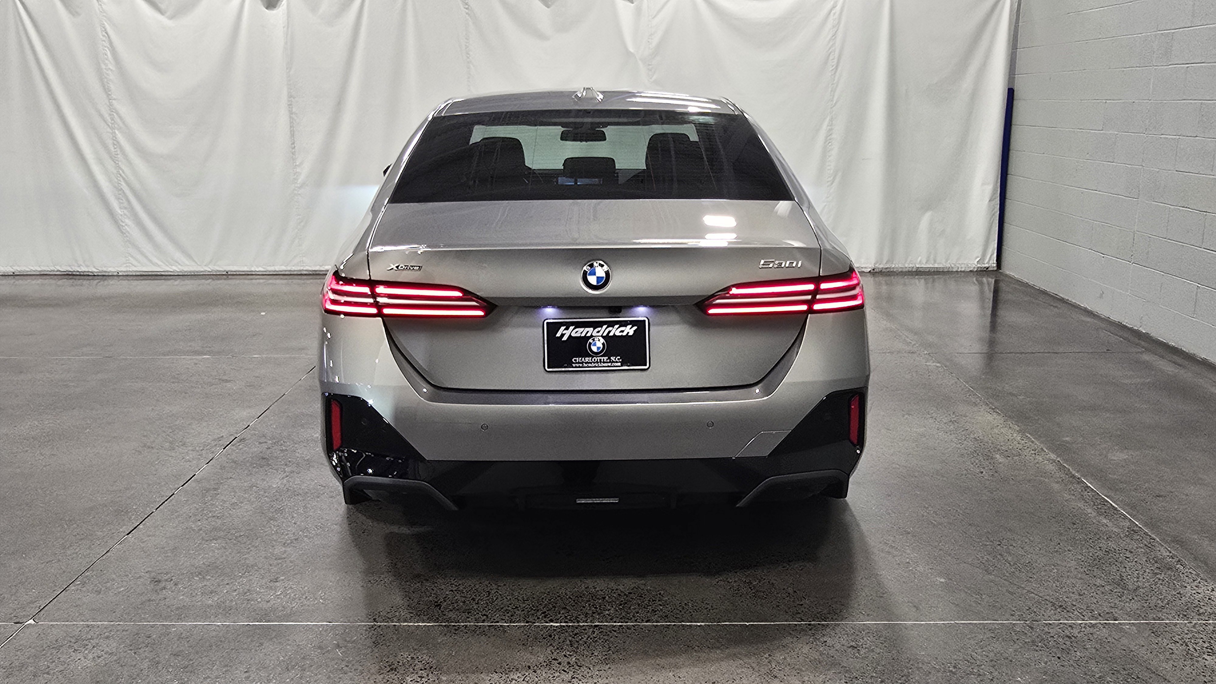 Used 2026 BMW 530i xDrive w/ M Sport Package AWD/4WD image 7