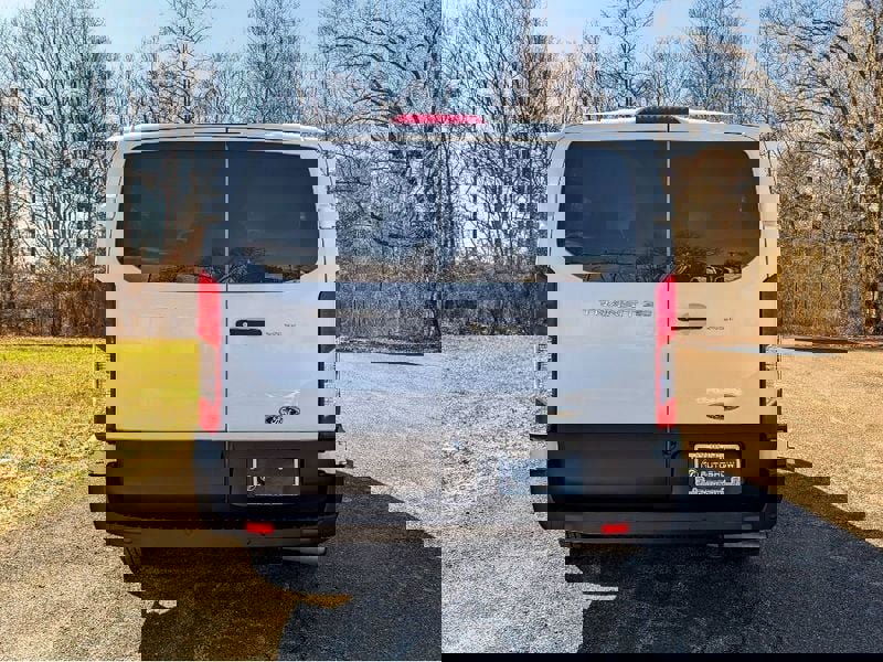 Used 2023 Ford Transit 350 XLT RWD image 7