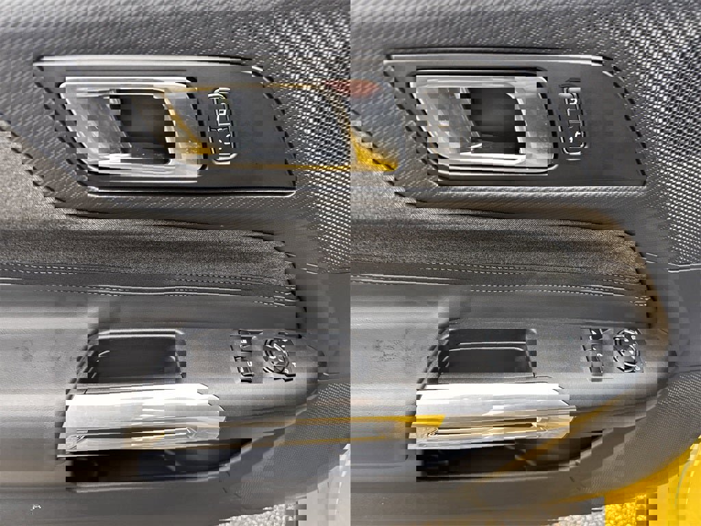 Used 2024 Ford Mustang EcoBoost image 14