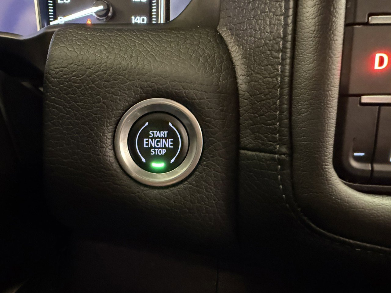 Used 2021 GMC Yukon XL Denali image 30