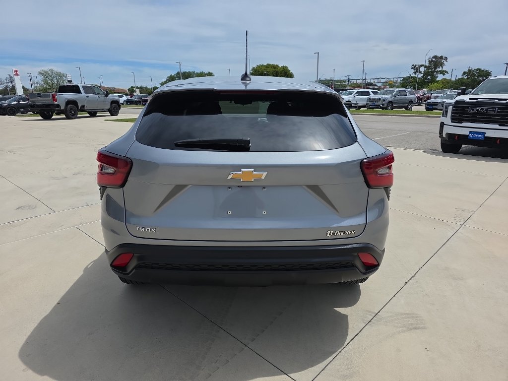 Certified 2025 Chevrolet Trax LS w/ LS Convenience Package image 15