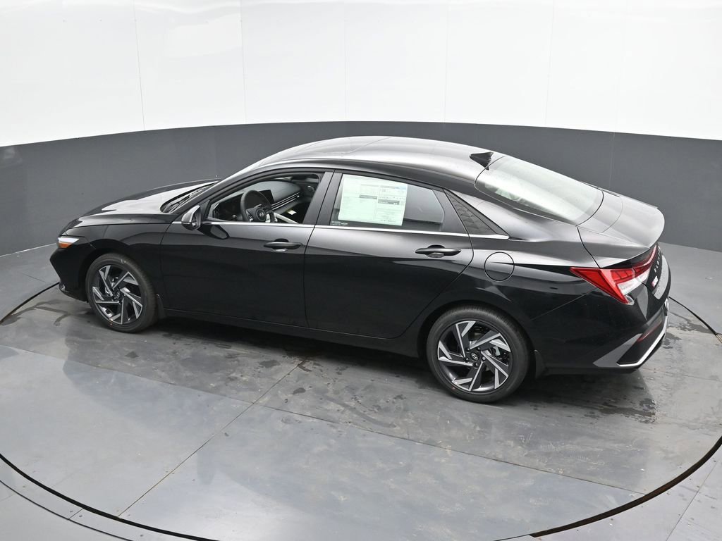 Used 2025 Hyundai Elantra Limited FWD image 45
