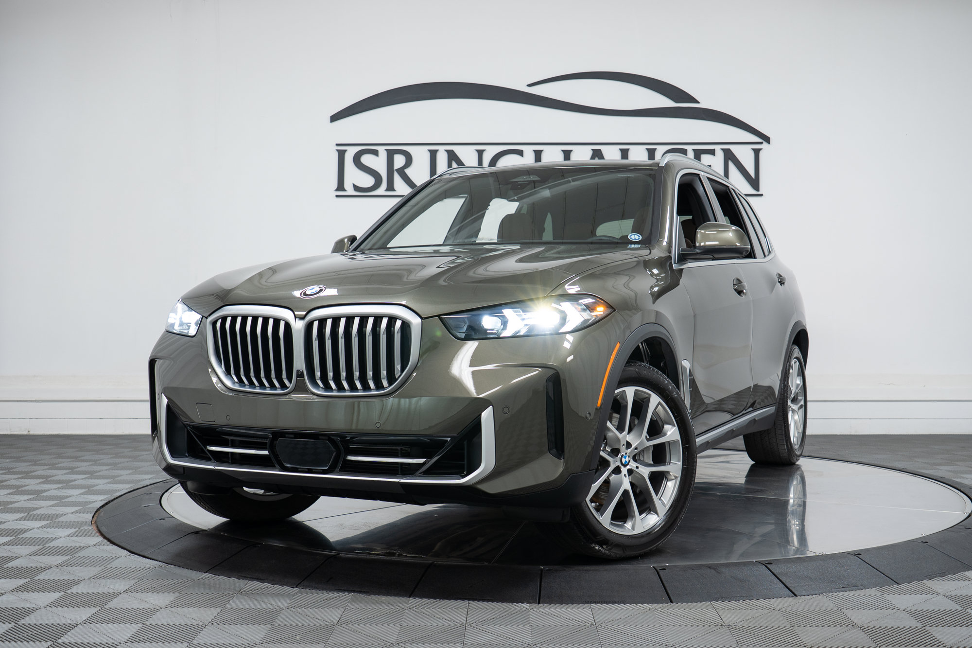 Used 2024 BMW X5 xDrive40i w/ Parking Assistance Package AWD/4WD image 26