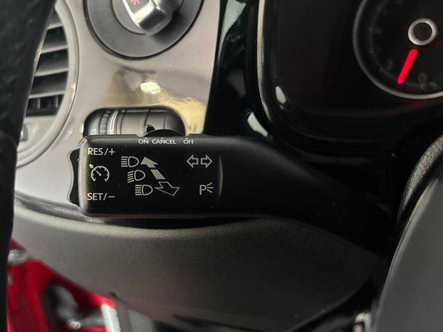 Used 2018 Volkswagen Beetle 2.0T S FWD image 11