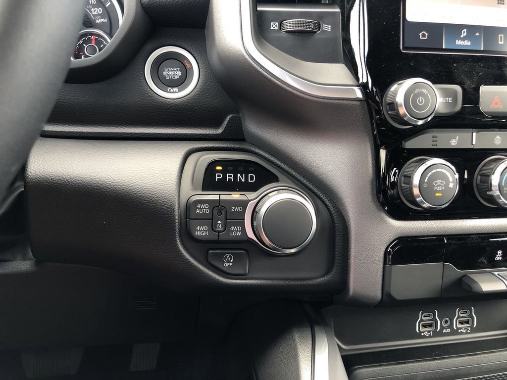 New 2026 RAM 1500 4x4 Crew Cab image 18
