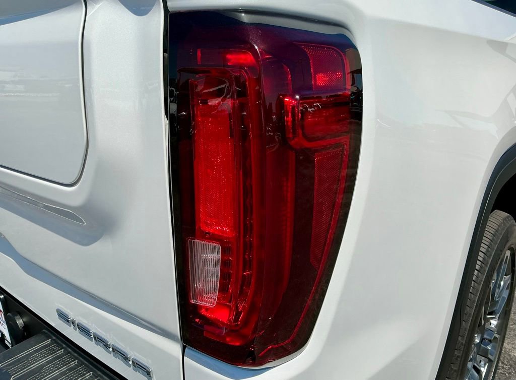 Used 2023 GMC Sierra 1500 Denali Ultimate AWD/4WD image 15