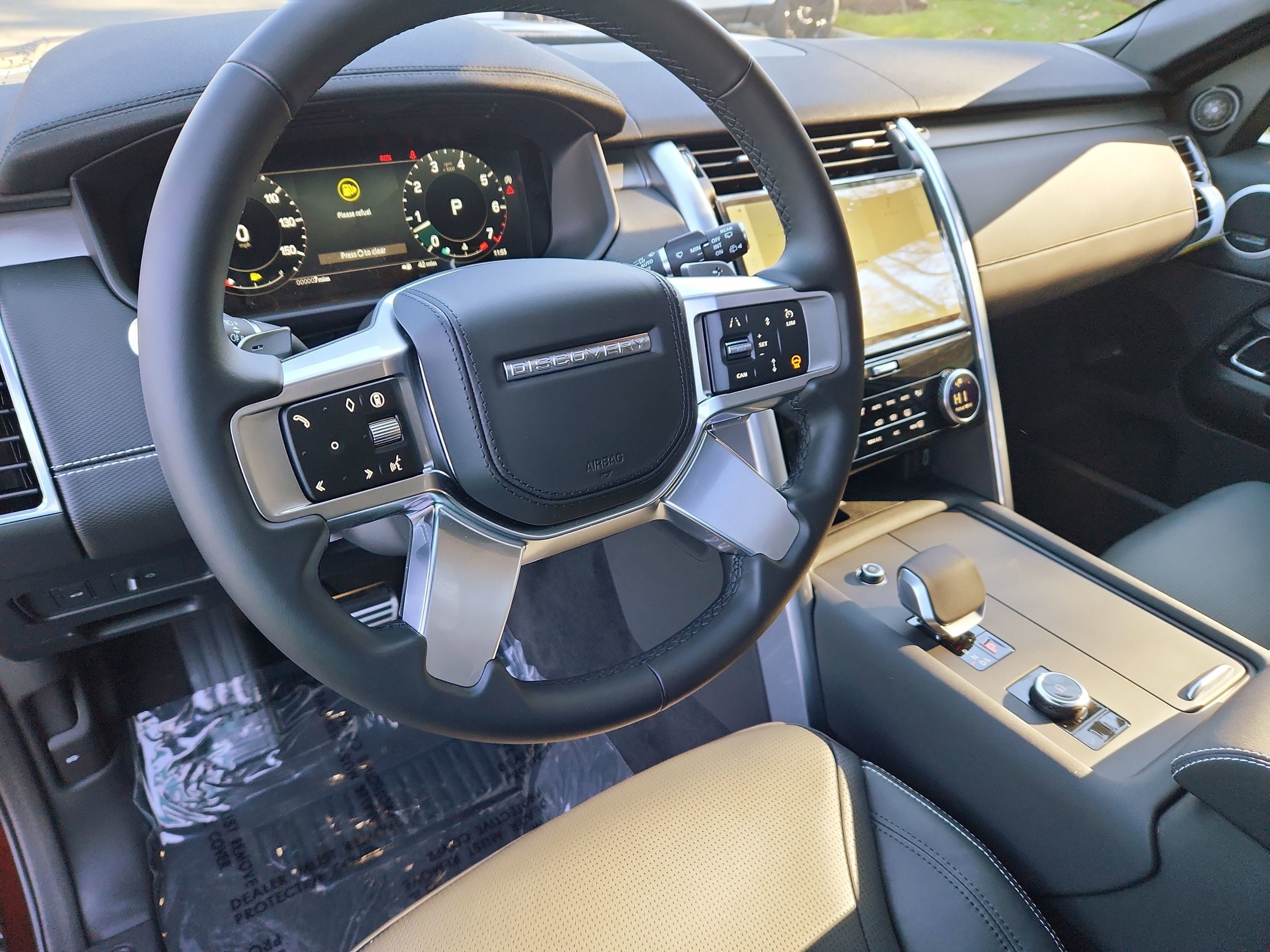 New 2026 Land Rover Discovery Limited Edition image 15