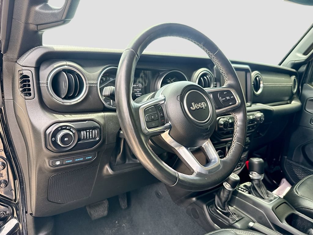 Used 2022 Jeep Wrangler Unlimited Sahara w/ Cold Weather Group AWD/4WD image 10