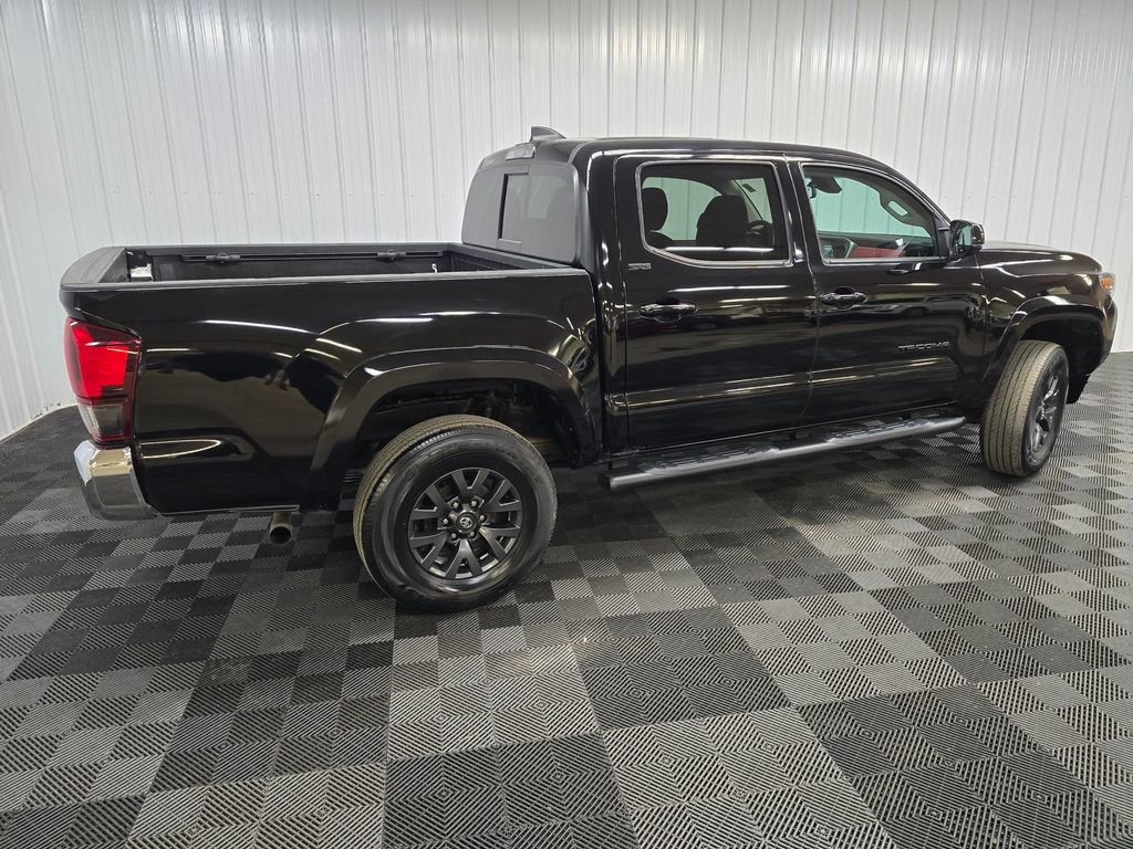 Used 2023 Toyota Tacoma SR5 AWD/4WD image 3