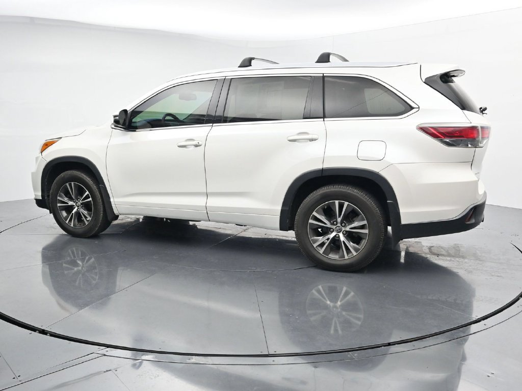 Used 2016 Toyota Highlander XLE AWD/4WD image 5