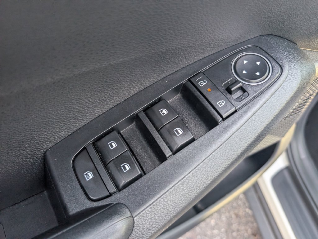 Used 2024 Kia Seltos LX AWD/4WD image 10