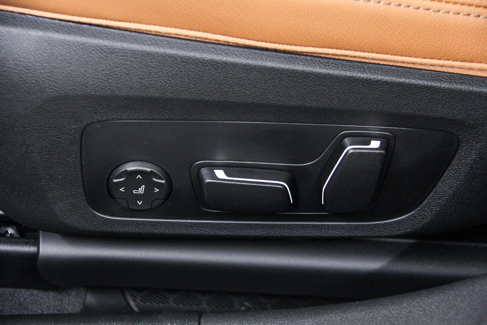 New 2026 BMW 330i Sedan w/ Premium Package RWD image 21