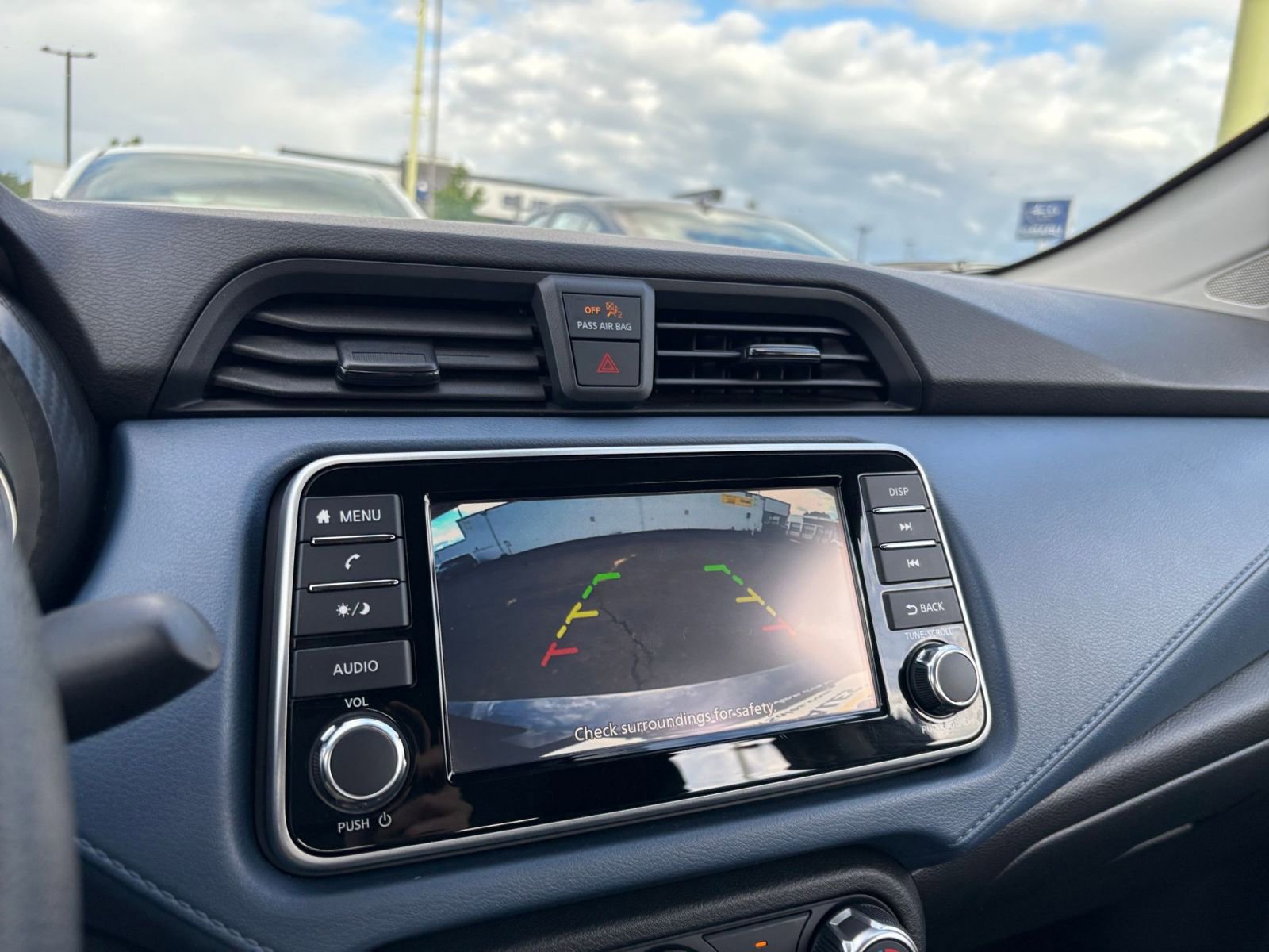 Used 2025 Nissan Versa SV FWD image 23
