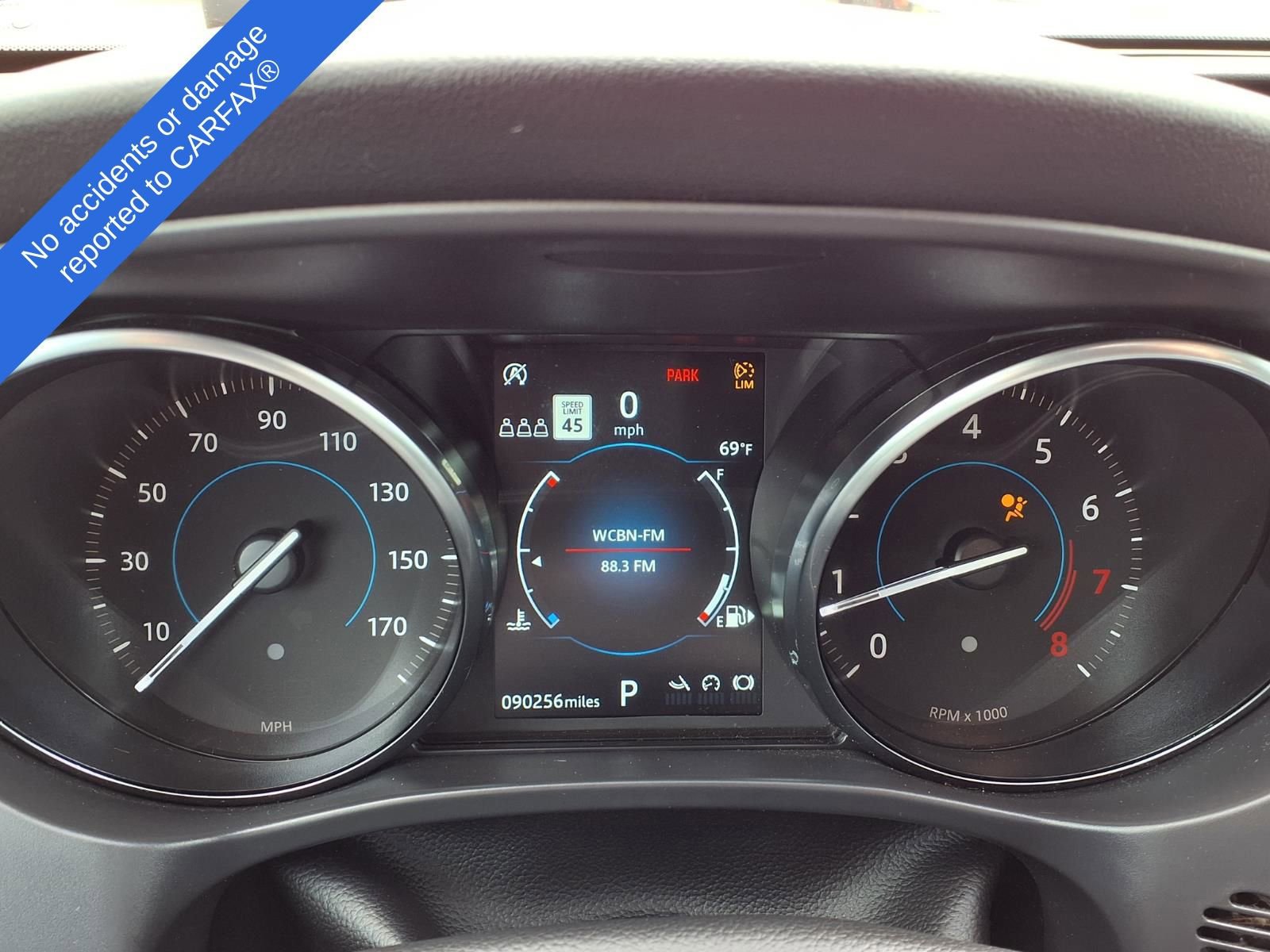 Used 2019 Jaguar F-PACE Premium image 22