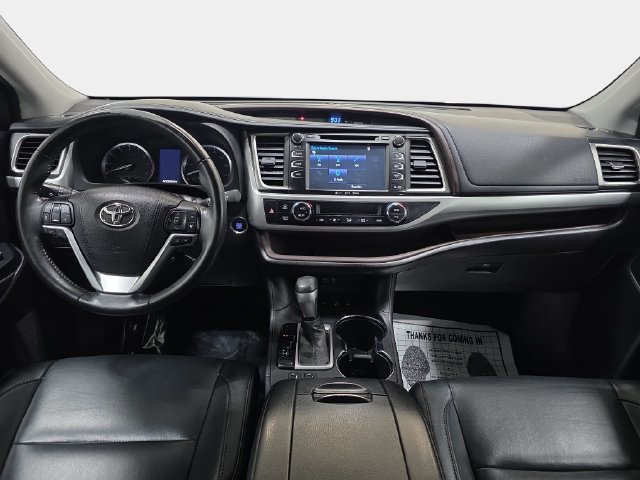 Used 2017 Toyota Highlander XLE AWD/4WD image 10