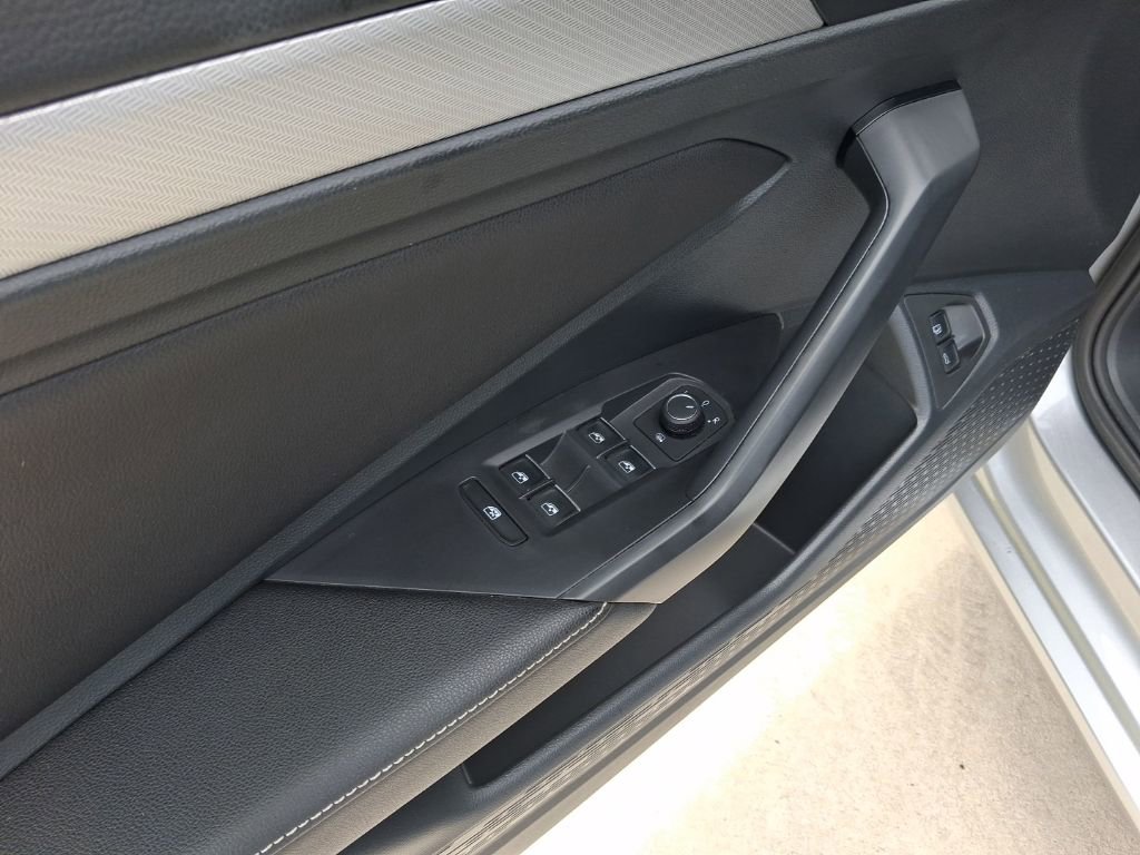 Used 2023 Volkswagen Jetta Sport image 15