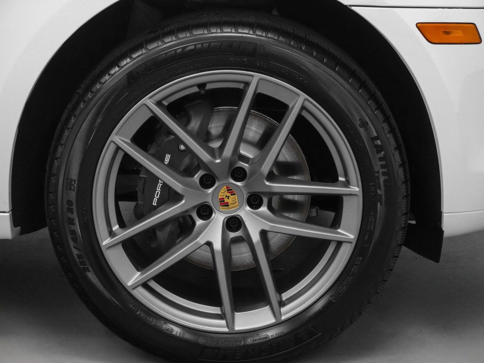 Certified 2025 Porsche Macan image 17