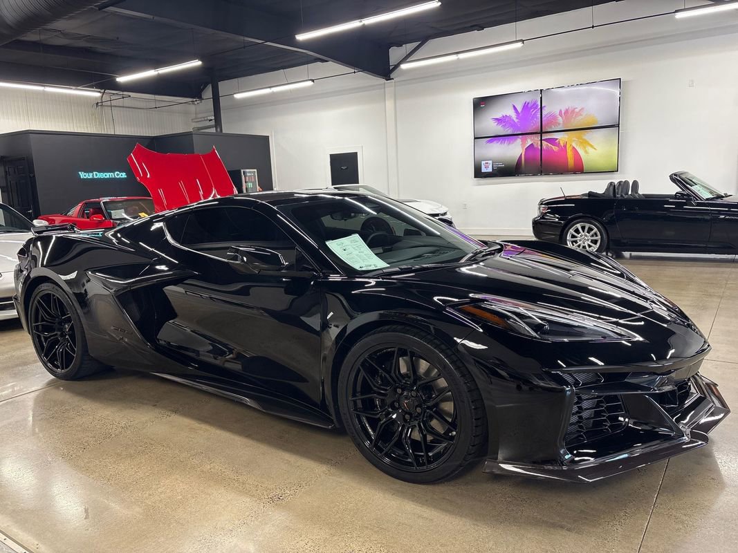 Used 2025 Chevrolet Corvette Z06 image 22