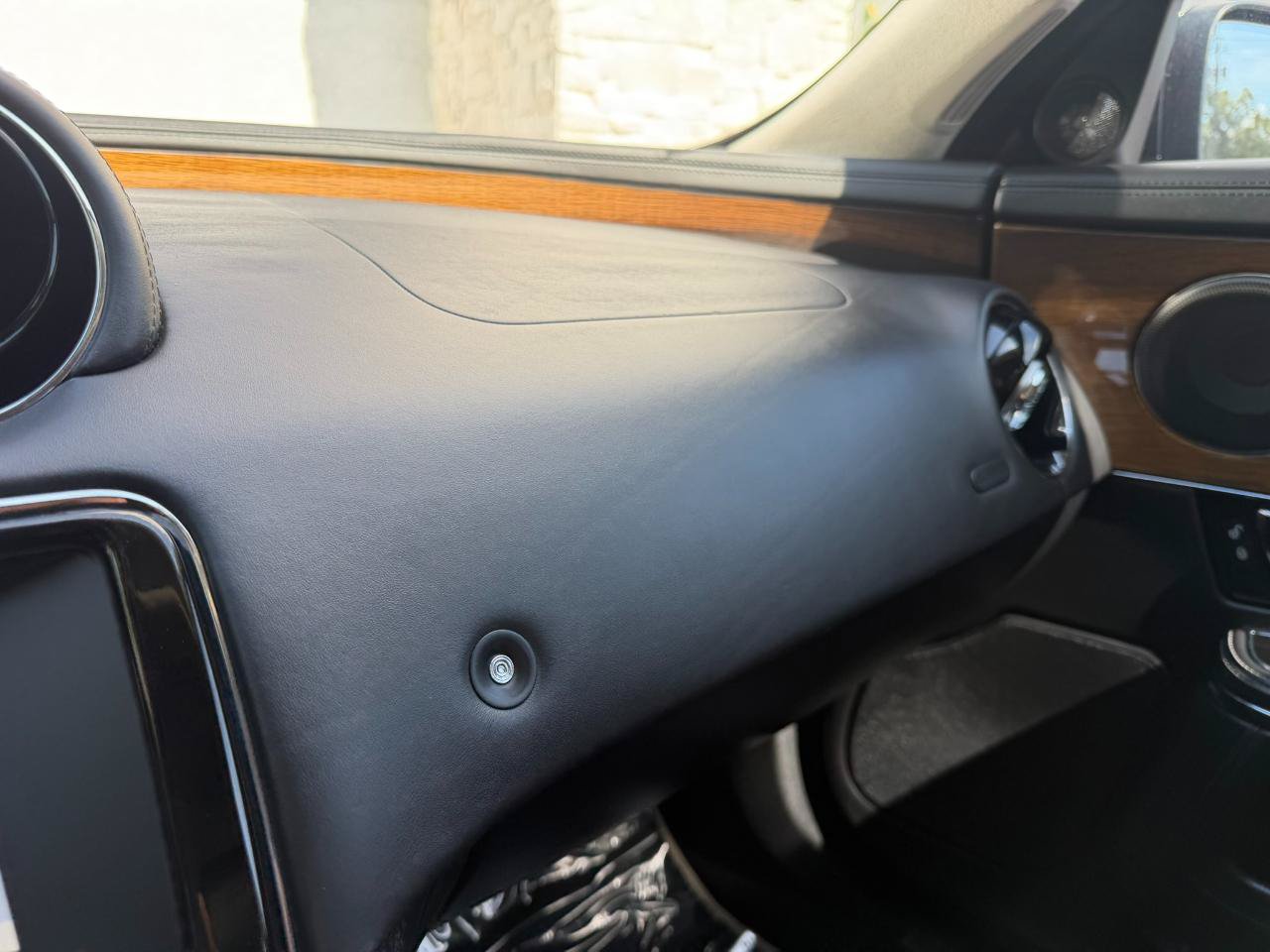 Used 2016 Jaguar XJ L Supercharged RWD image 38