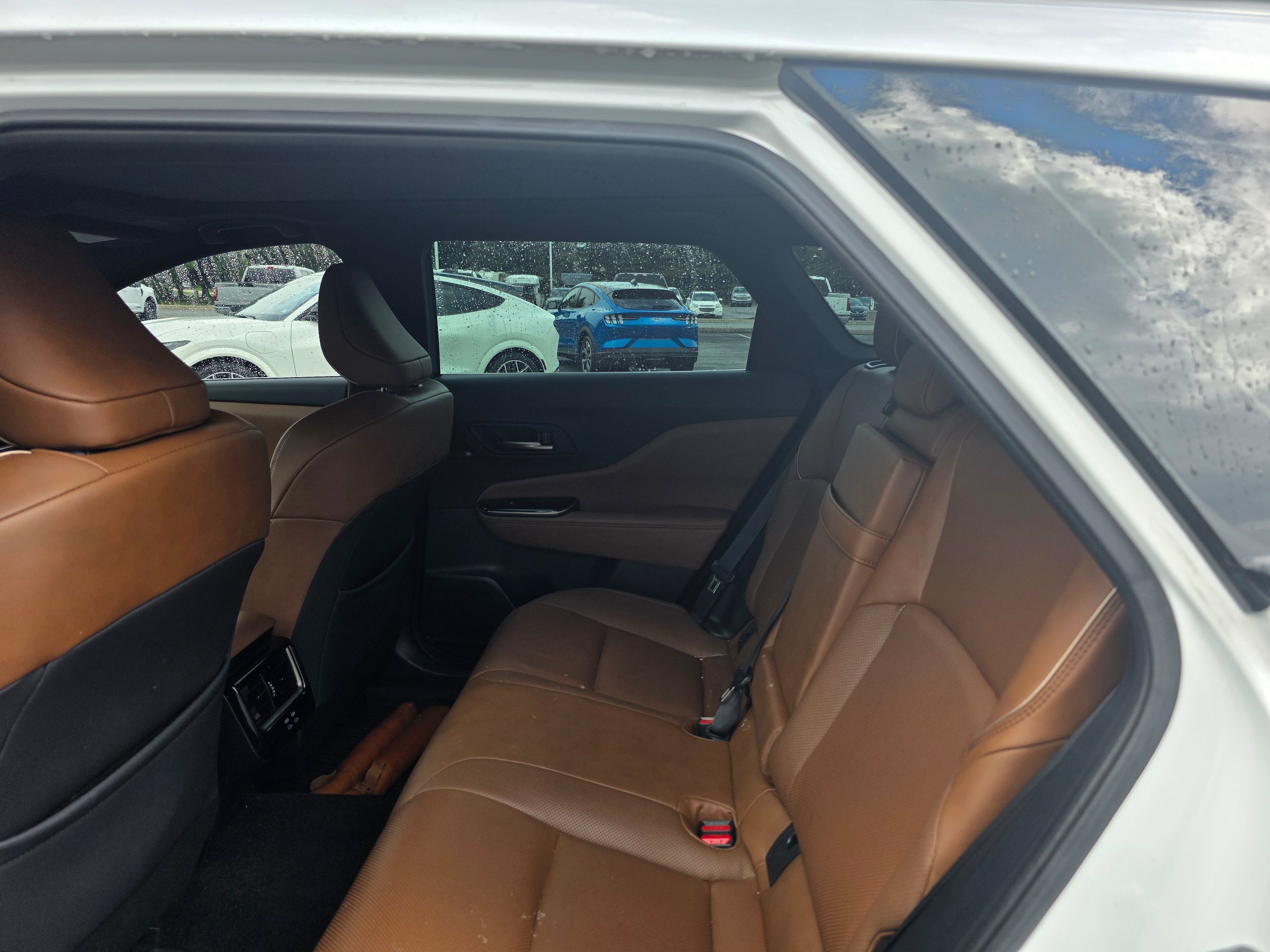 Used 2025 Toyota Crown Signia w/ Advanced Technology Package AWD/4WD image 10
