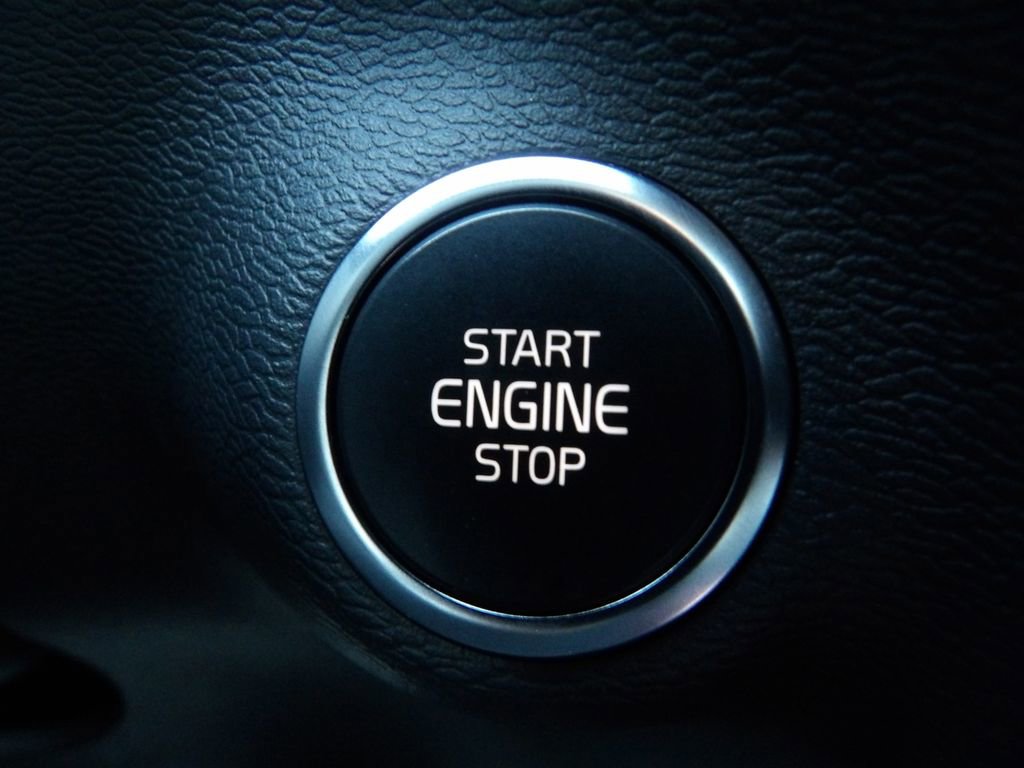 Certified 2024 Volvo XC40 B5 Plus w/ Protection Package Premier image 25