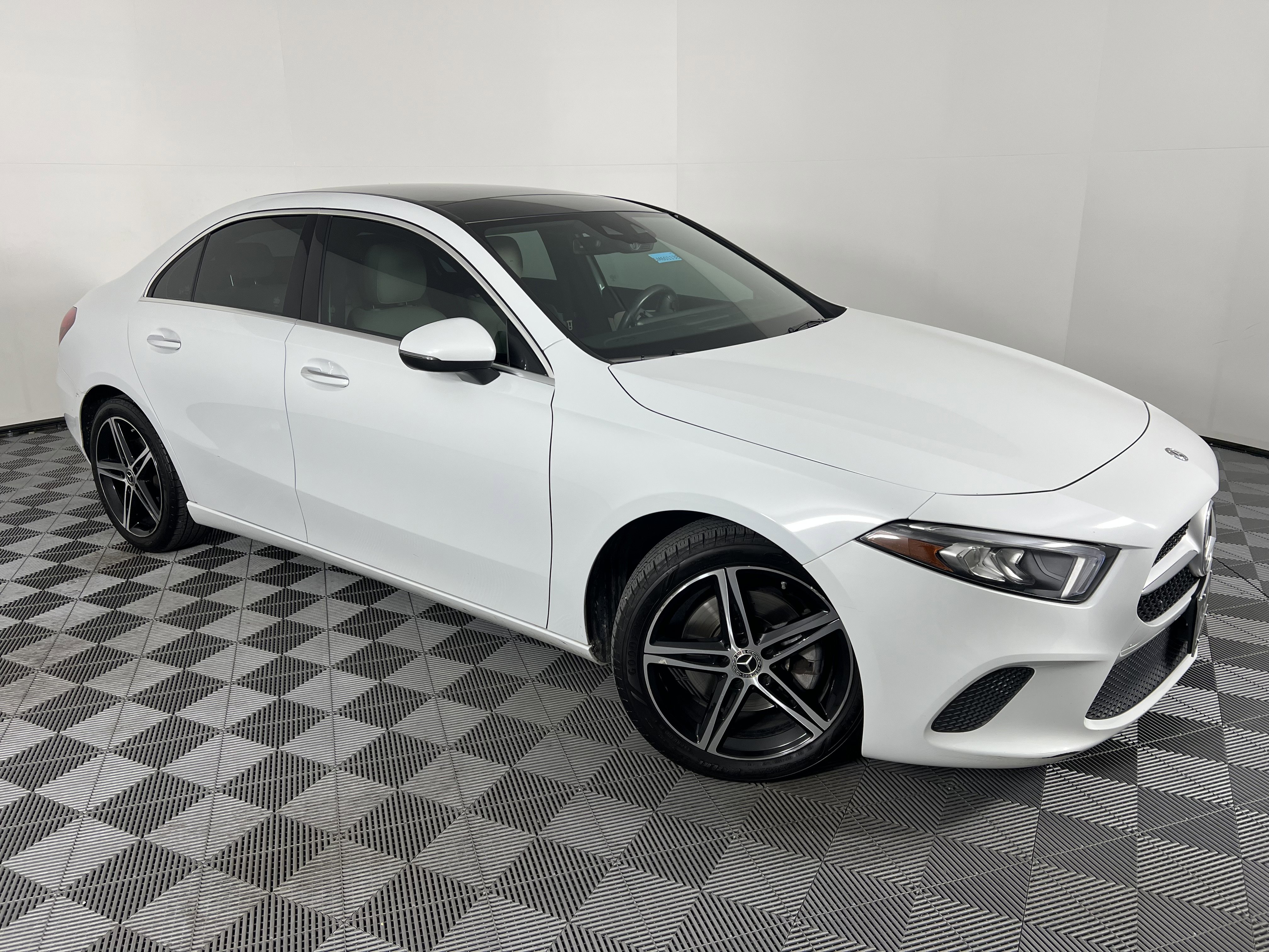 Used 2020 Mercedes-Benz A 220 4MATIC image 2