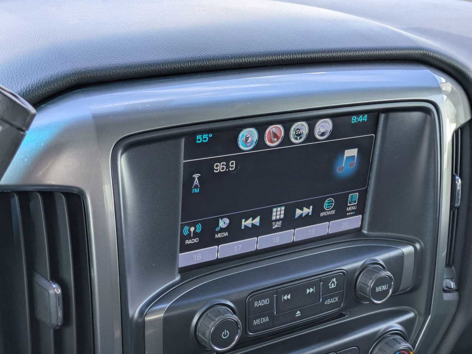 Used 2019 Chevrolet Silverado 1500 LT AWD/4WD image 30