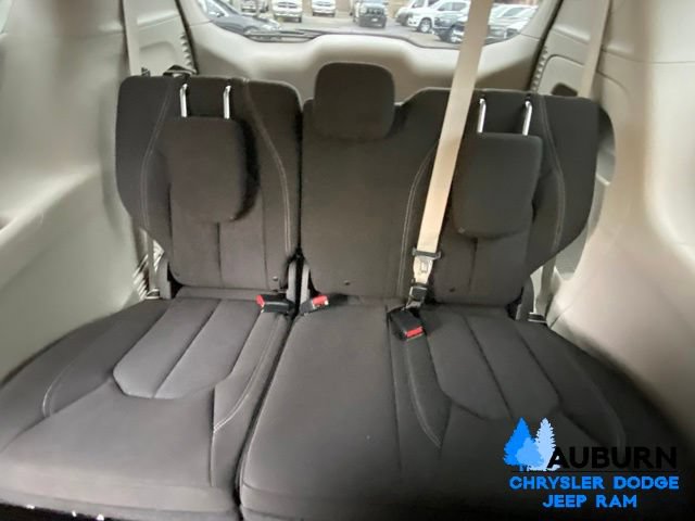 Used 2021 Chrysler Voyager L FWD image 18