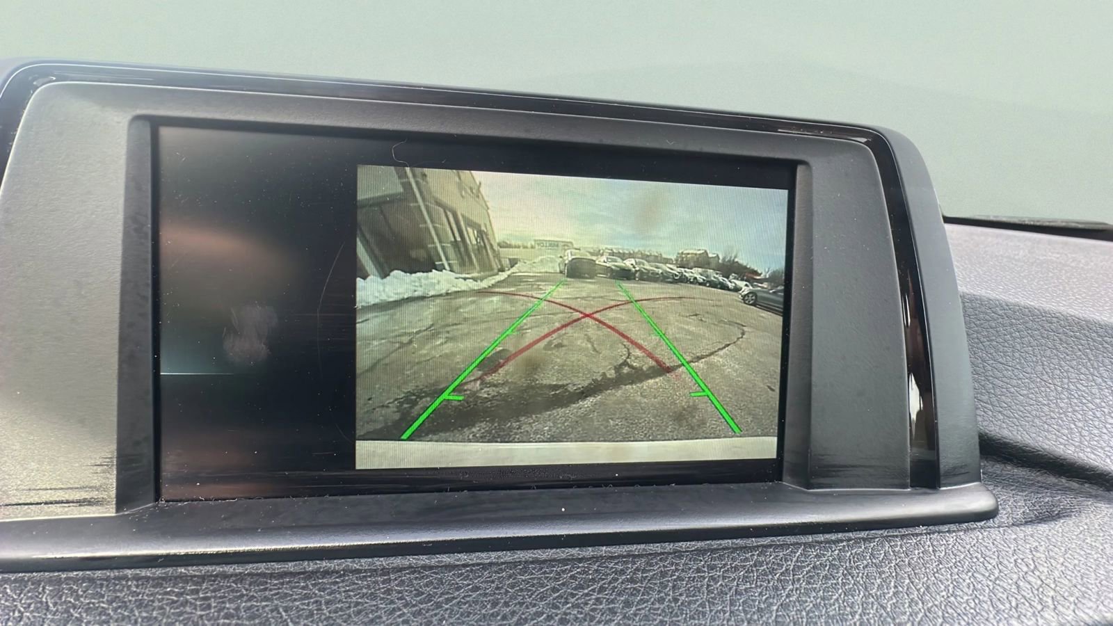 Used 2018 BMW 320i Sedan image 25