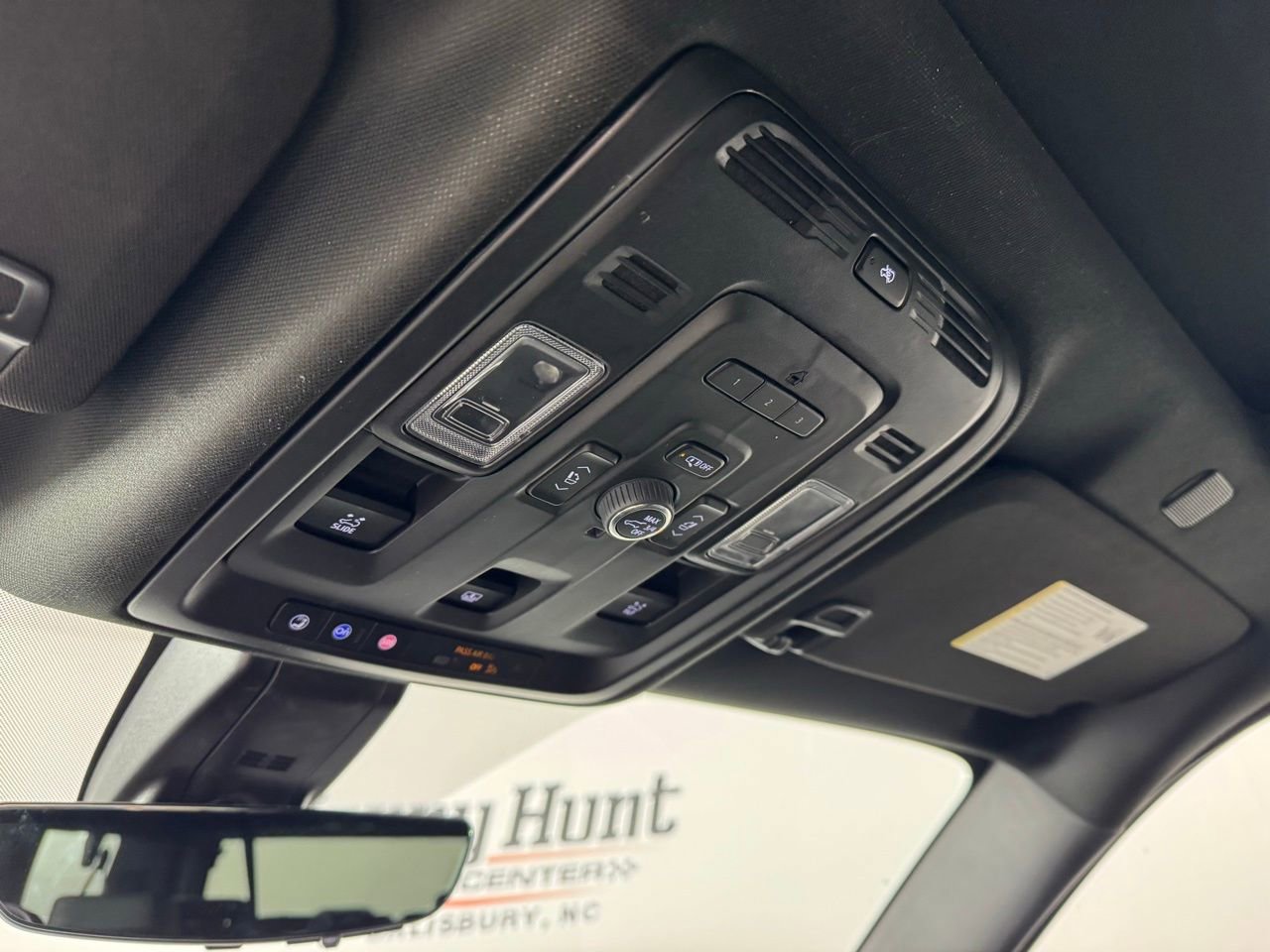 Used 2022 GMC Yukon XL Denali w/ Denali Premium Package image 26