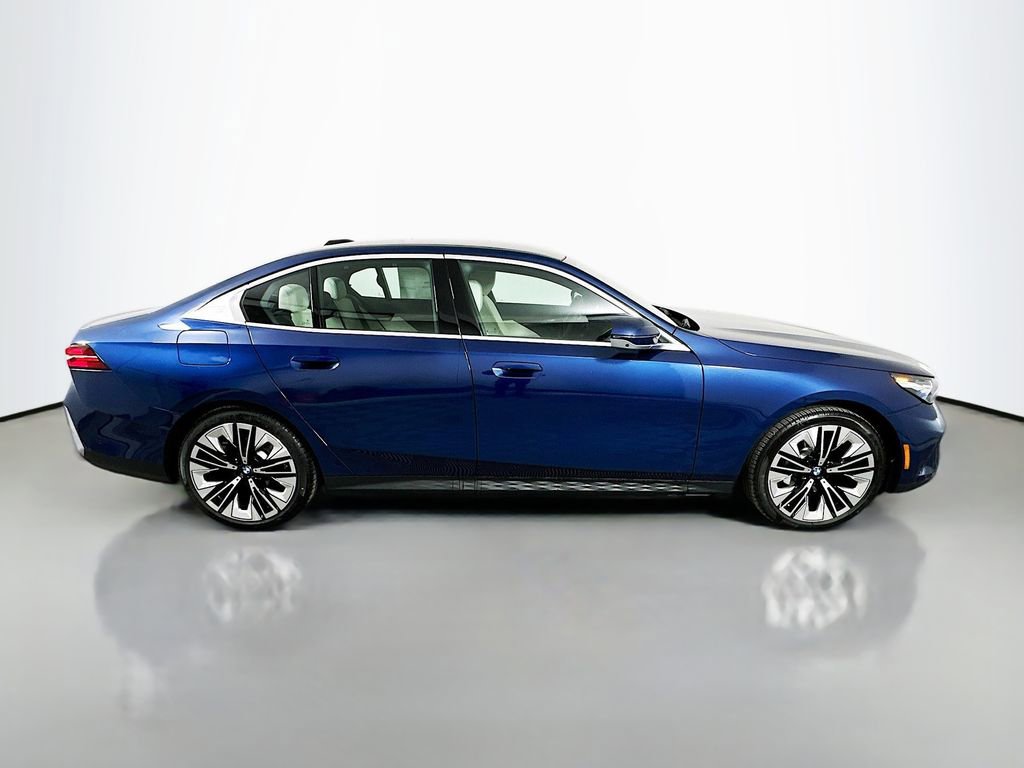 New 2026 BMW 530i w/ Executive Package image 4