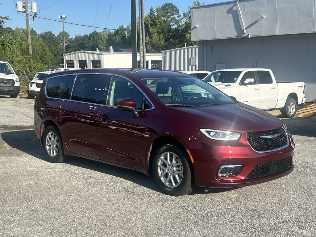 Used 2023 Chrysler Pacifica Touring-L