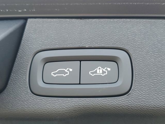 New 2026 Volvo XC60 B5 Plus w/ Protection Package Premier image 29