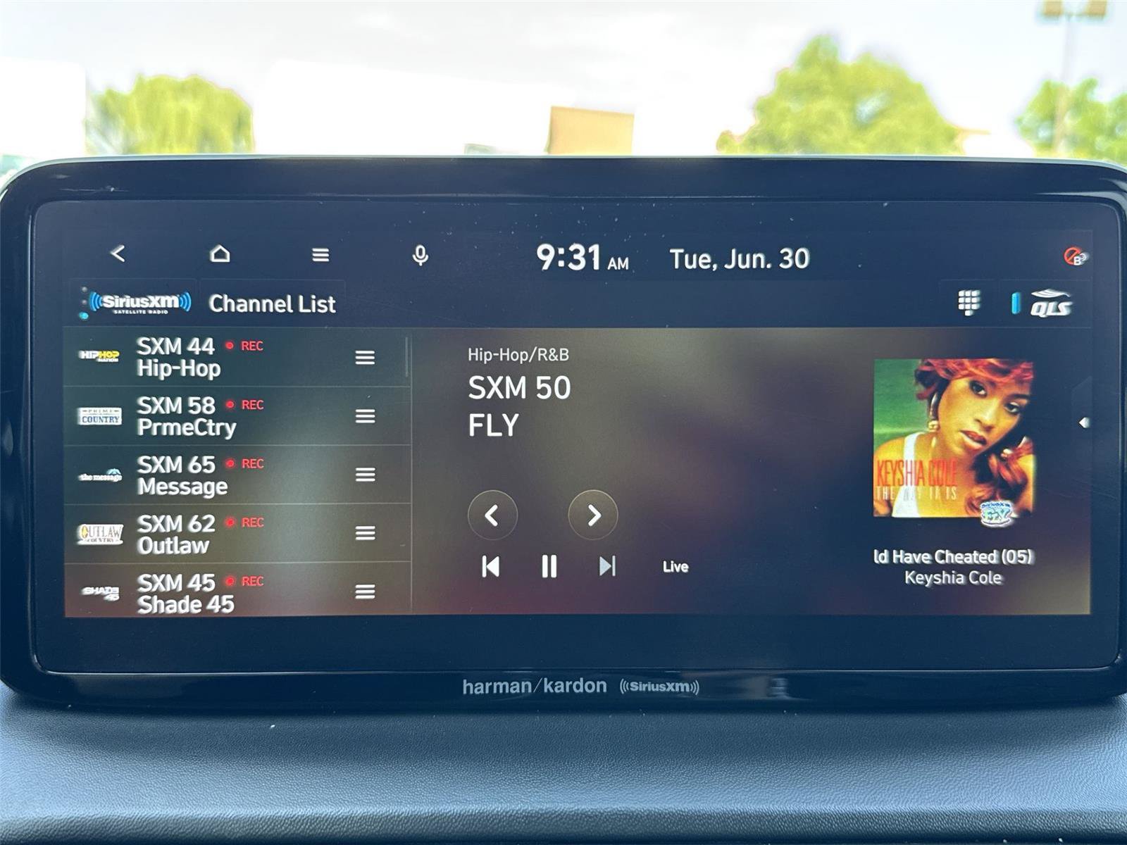Used 2022 Hyundai Santa Fe SEL w/ Convenience + Premium Package FWD image 16