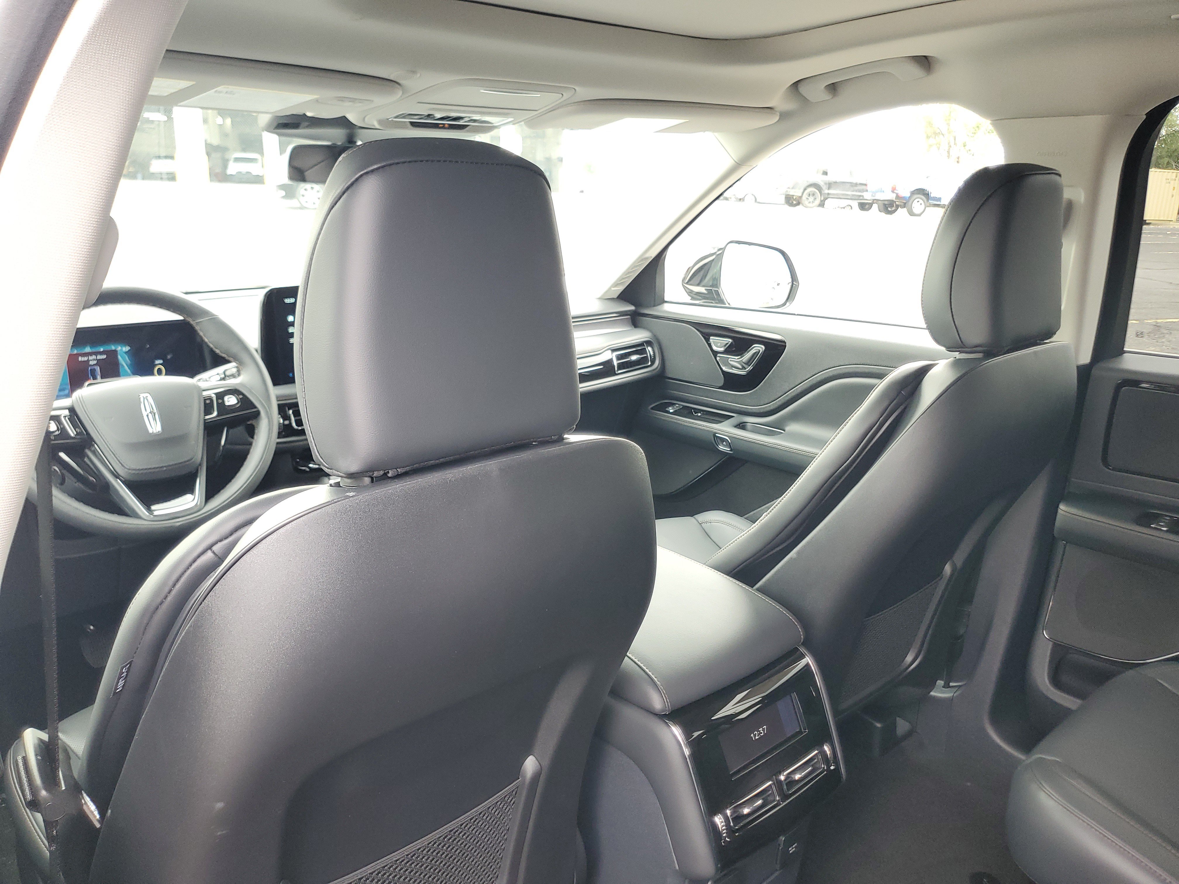 New 2026 Lincoln Aviator AWD image 24