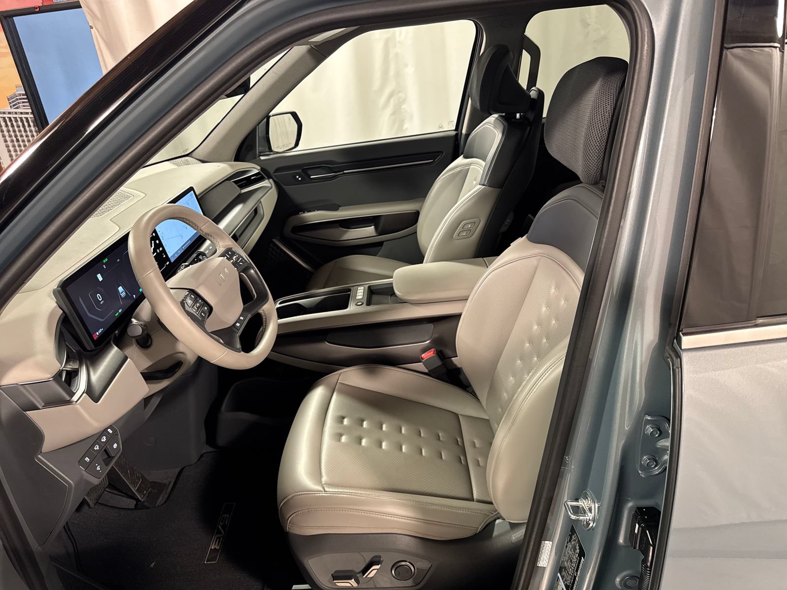 Certified 2024 Kia EV9 Wind AWD/4WD image 3