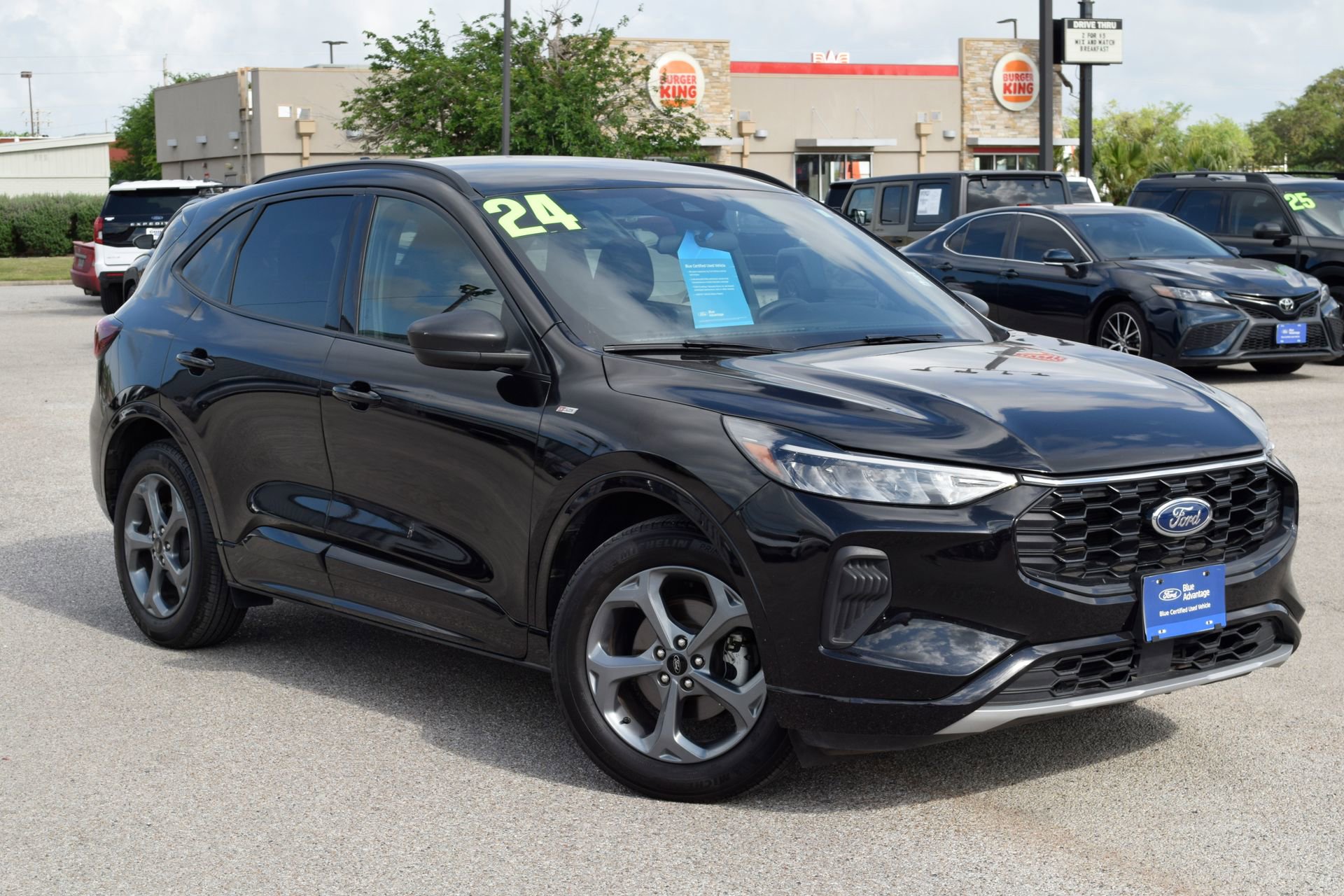 Certified 2024 Ford Escape ST-Line w/ Tech Pack #1 FWD image 3