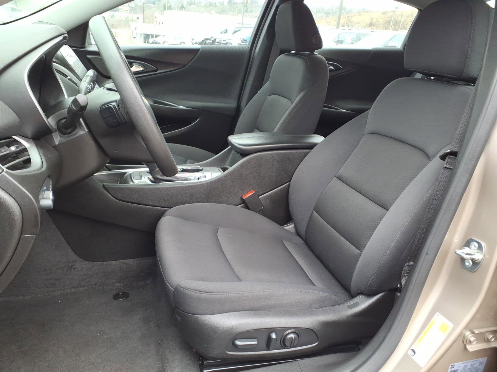 Used 2024 Chevrolet Malibu LT image 8