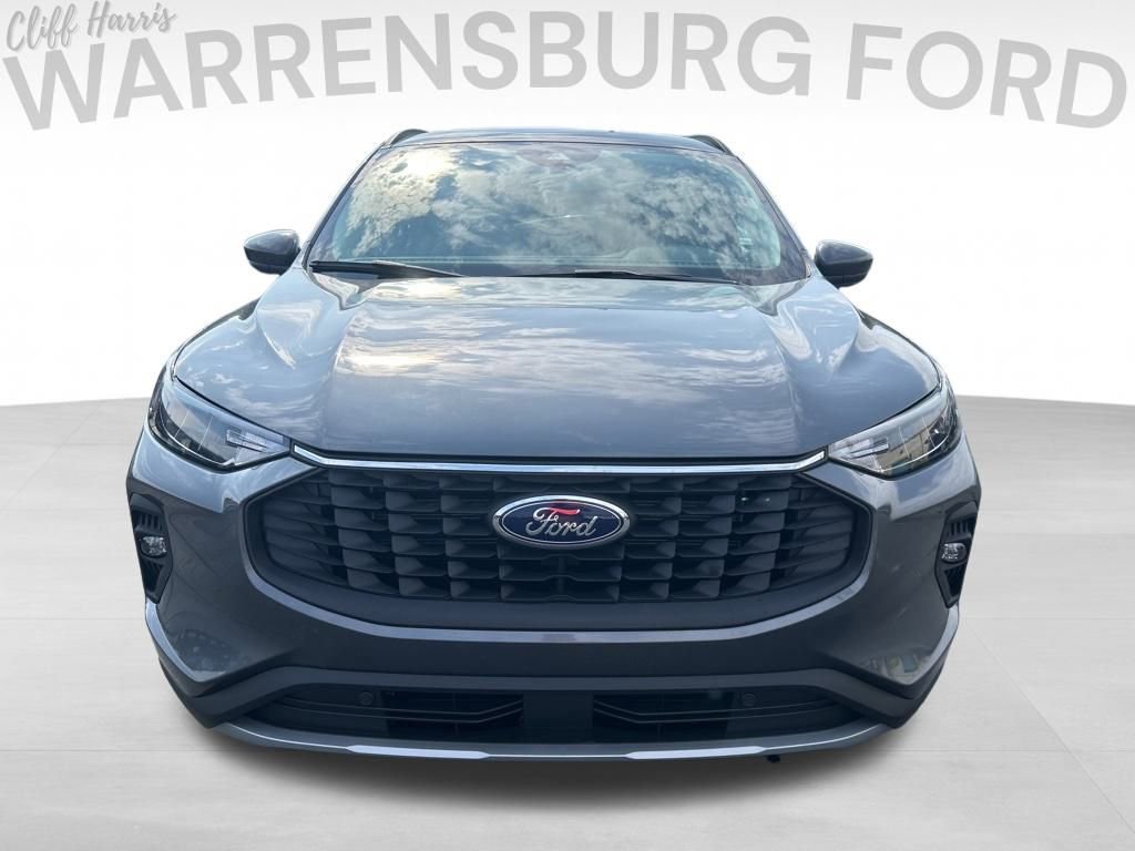New 2025 Ford Escape SE image 2