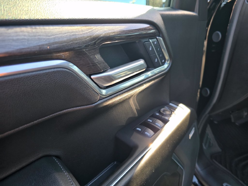 Certified 2025 Chevrolet Silverado 1500 LTZ w/ Technology Package AWD/4WD image 11