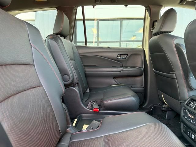 Used 2022 Honda Pilot Black Edition image 15