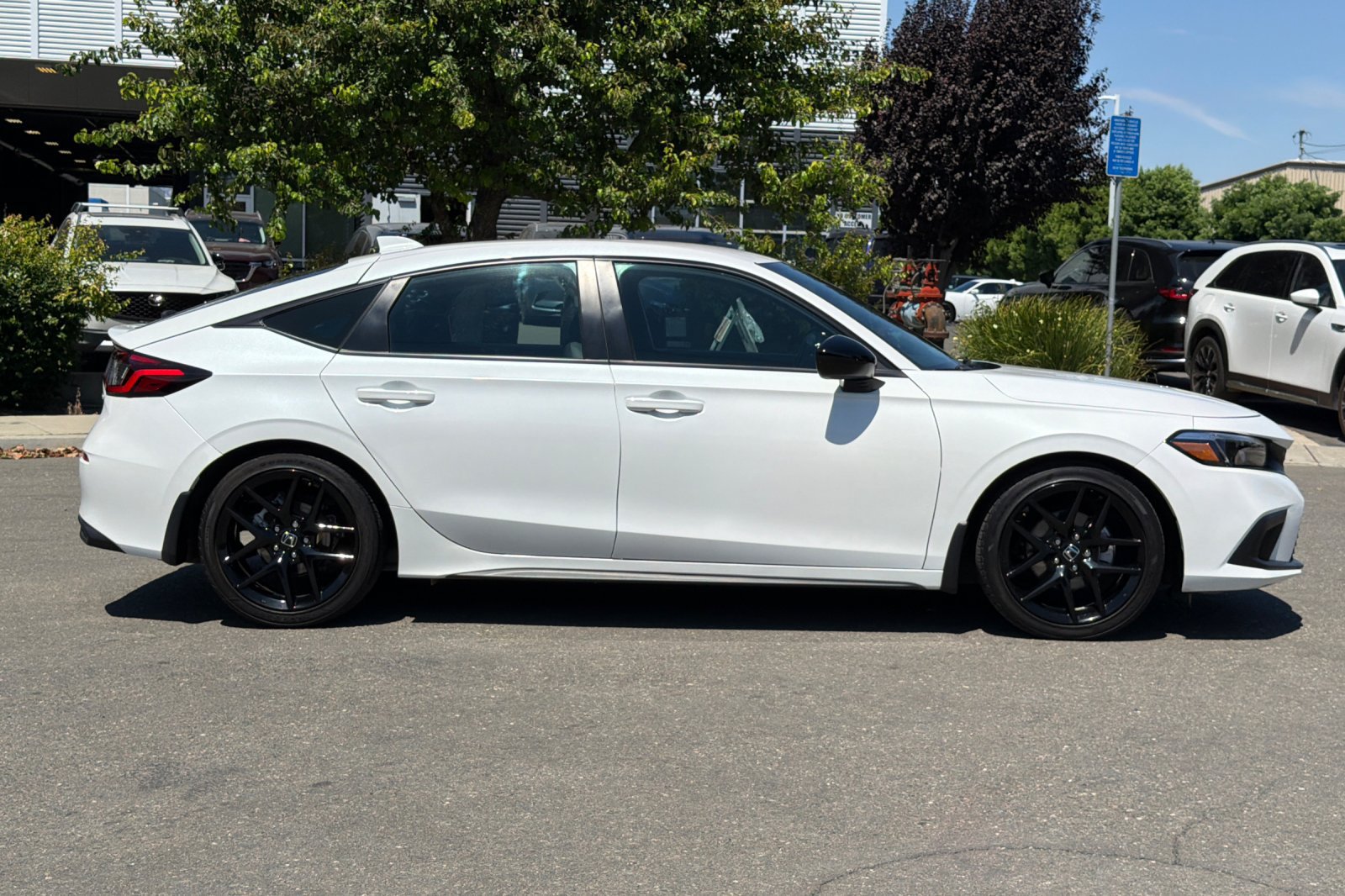 Used 2023 Honda Civic Sport image 3