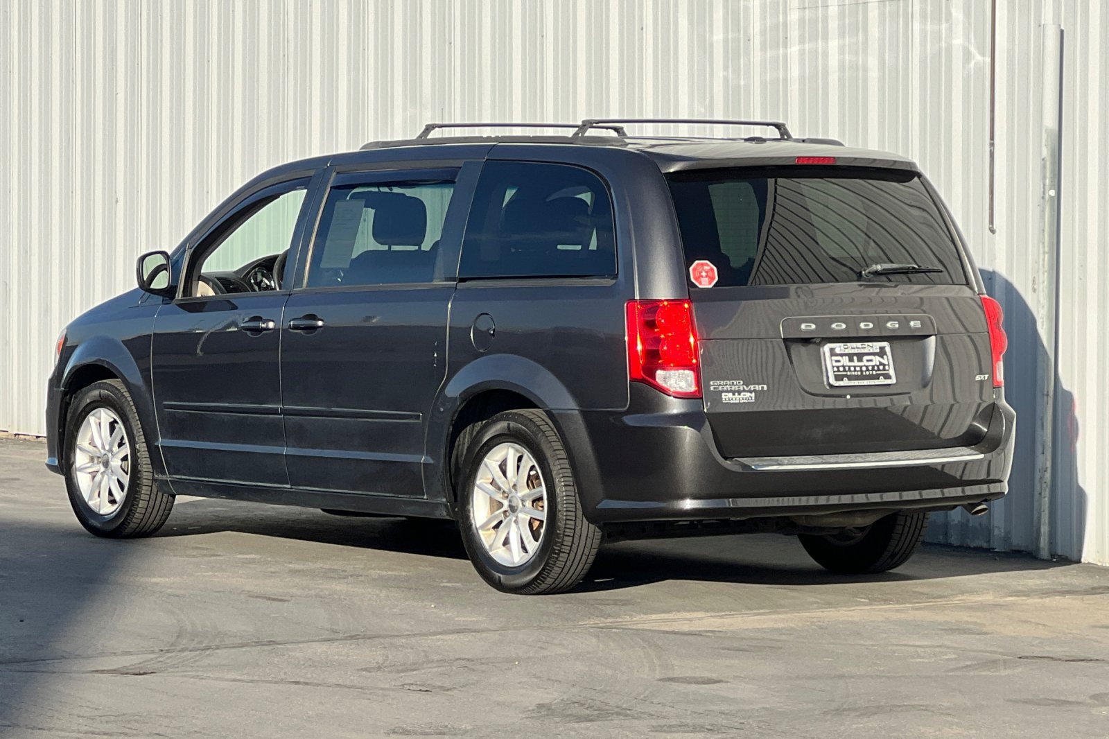 Used 2016 Dodge Grand Caravan SXT w/ UConnect Hands-Free Group FWD image 5
