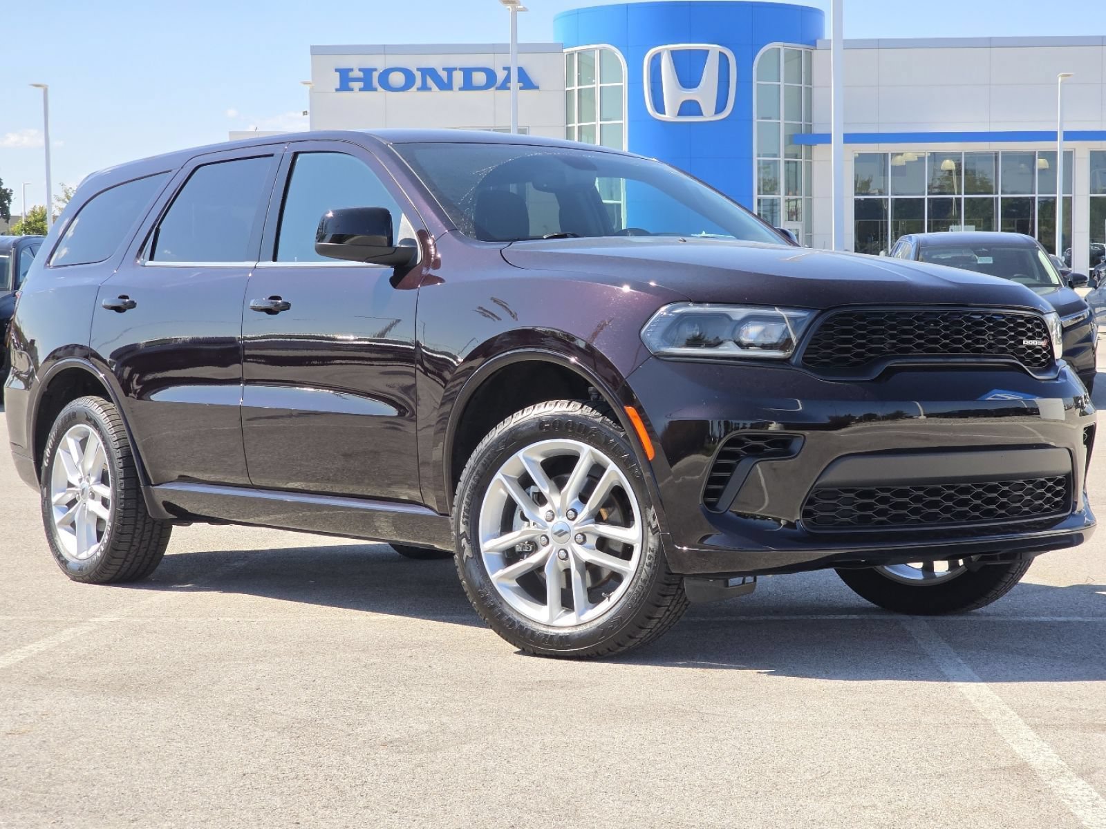 Used 2023 Dodge Durango GT AWD/4WD image 2
