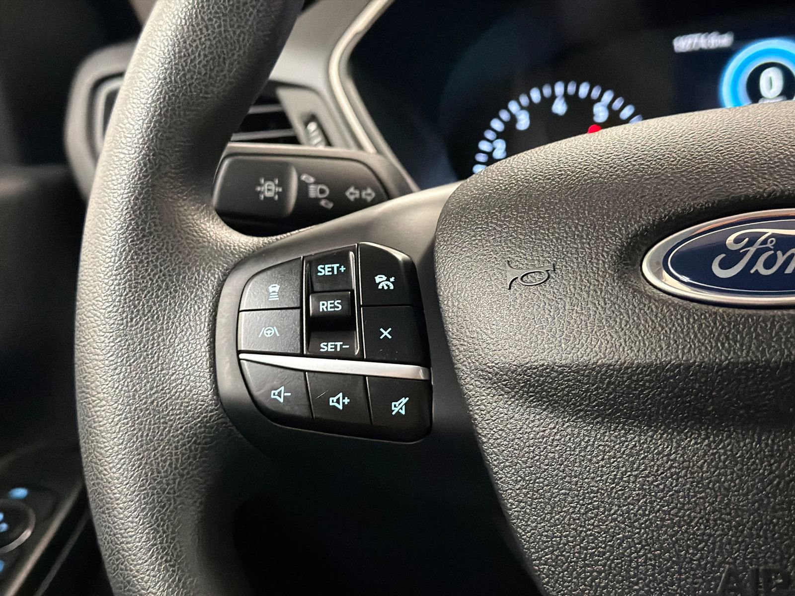 Used 2022 Ford Escape SE image 19