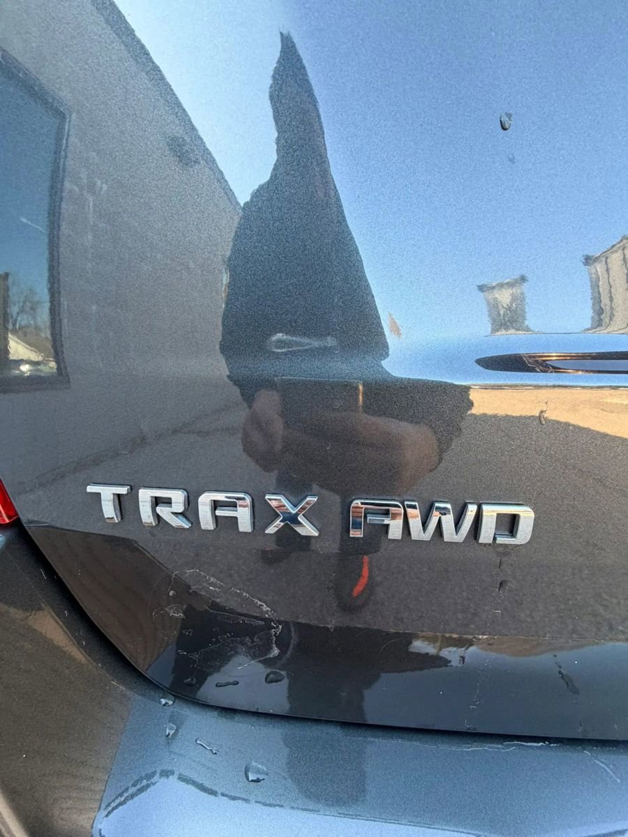 Used 2017 Chevrolet Trax LT w/ LT Convenience Package AWD/4WD image 14