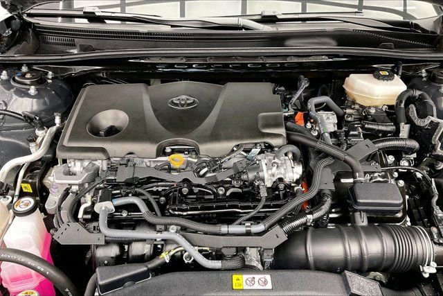 Used 2025 Toyota Camry SE w/ Convenience Package image 9