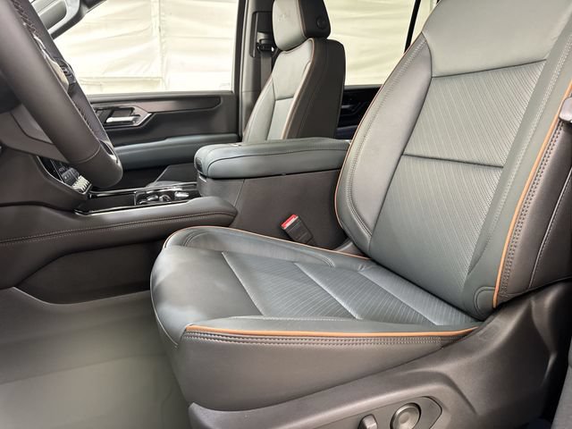 New 2026 GMC Yukon XL AT4 w/ LPO, Floor Liner Package AWD/4WD image 19