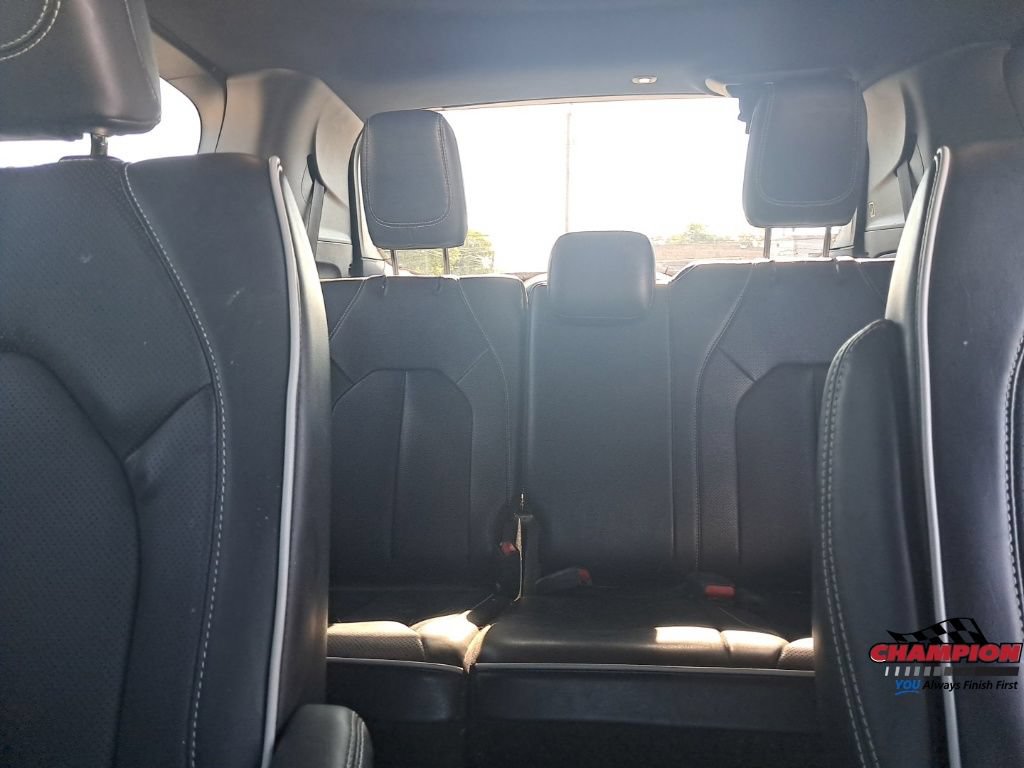 Used 2023 Chrysler Pacifica Limited w/ Uconnect Theater Family Group AWD/4WD image 19