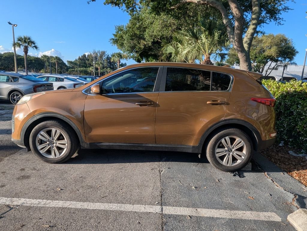 Used 2017 Kia Sportage LX FWD image 4